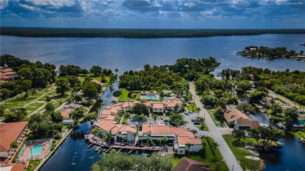 2571 CYPRUS DRIVE #1-201 Palm Harbor, FL 34684