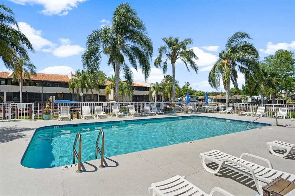 2571 CYPRUS DRIVE #1-201 Palm Harbor, FL 34684