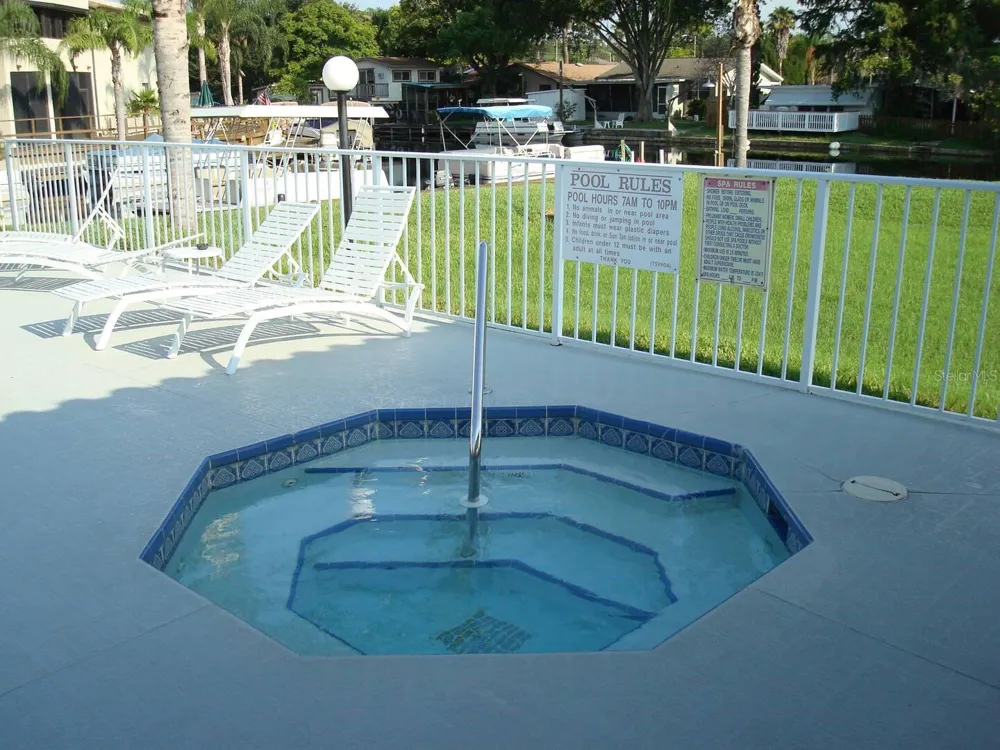 2571 CYPRUS DRIVE #1-201 Palm Harbor, FL 34684