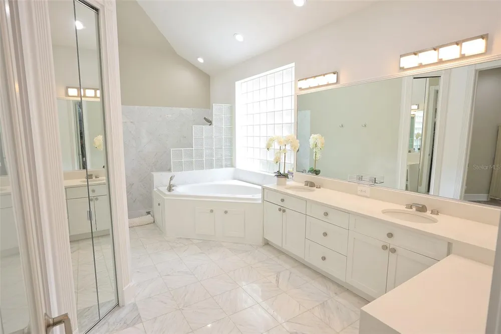 3527 FAIR OAKS LANE Longboat Key, FL 34228