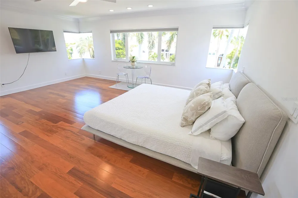3527 FAIR OAKS LANE Longboat Key, FL 34228