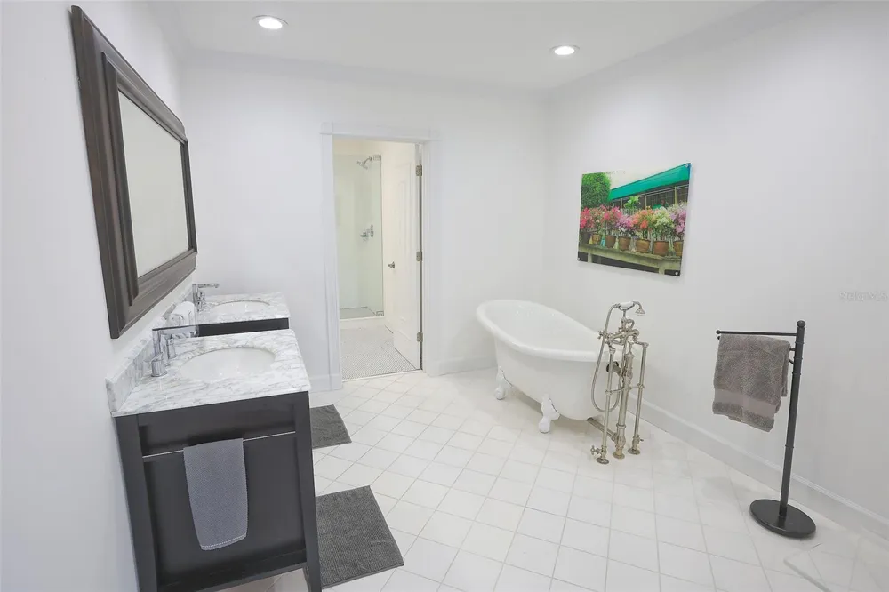 3527 FAIR OAKS LANE Longboat Key, FL 34228