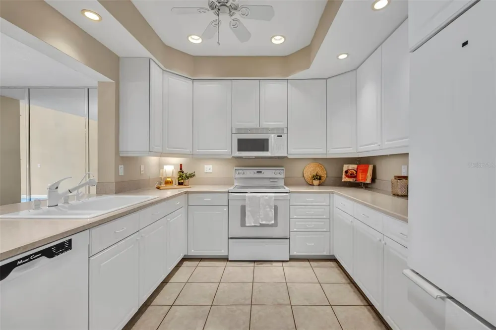 300 CAROLINA AVENUE #402C Winter Park, FL 32789