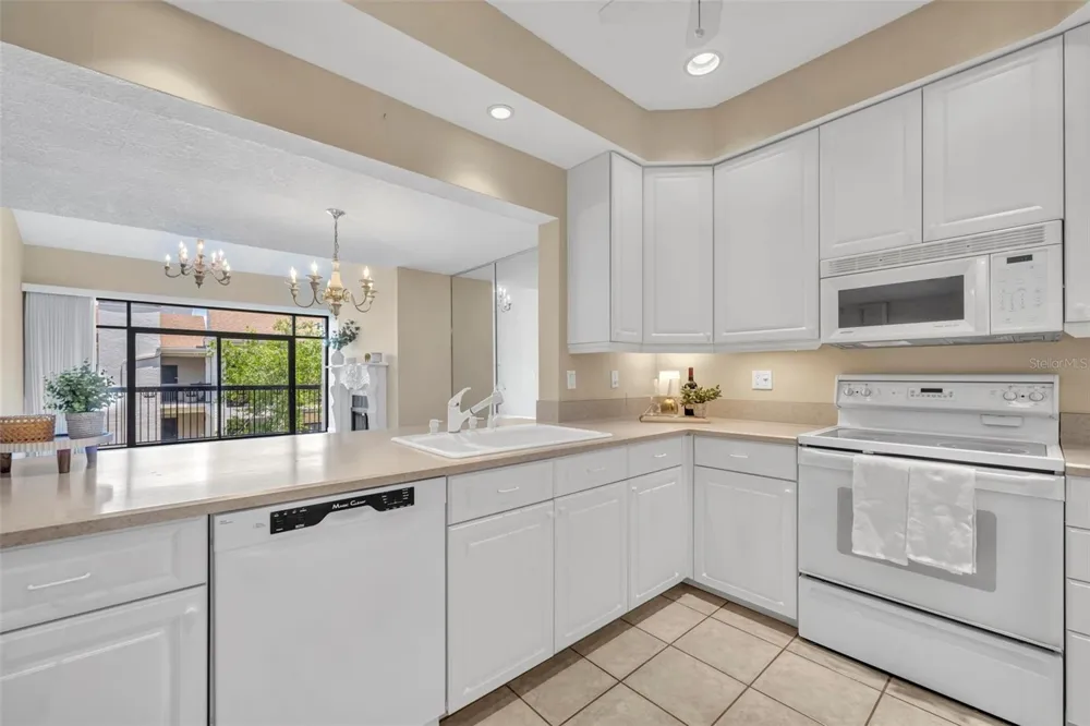 300 CAROLINA AVENUE #402C Winter Park, FL 32789