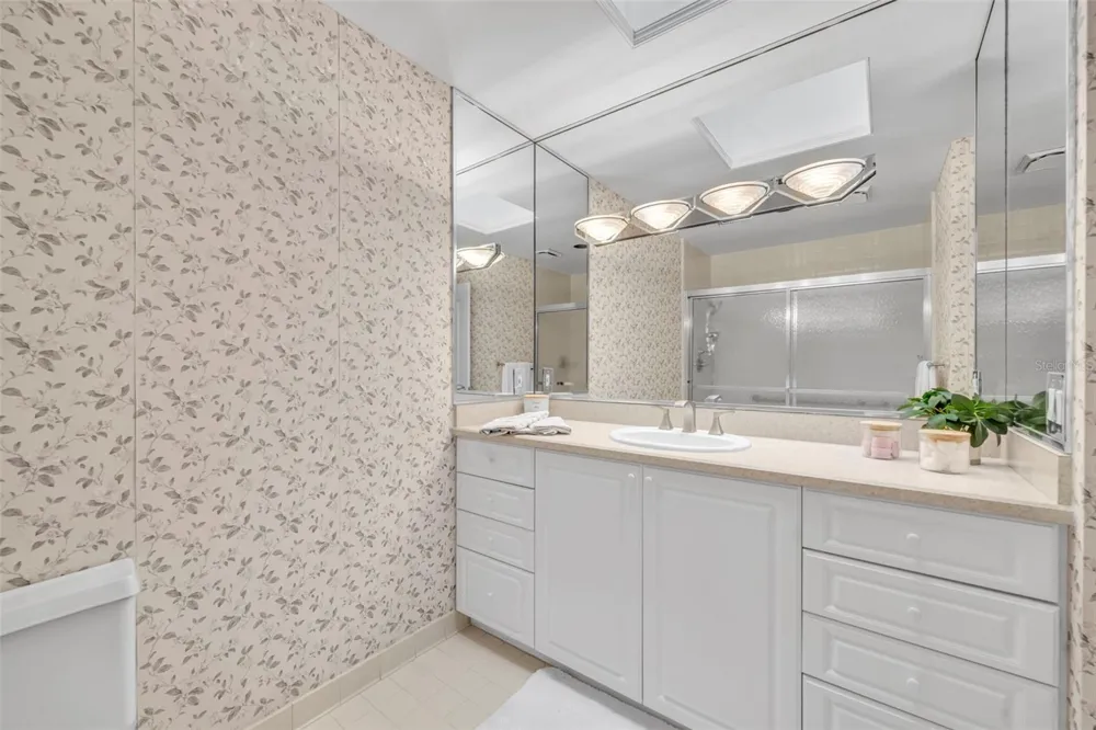 300 CAROLINA AVENUE #402C Winter Park, FL 32789