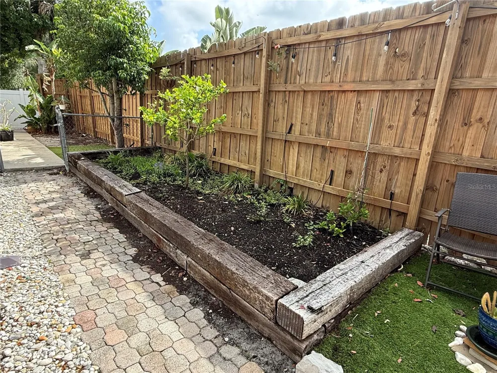 2729 NODOSA DRIVE Sarasota, FL 34232