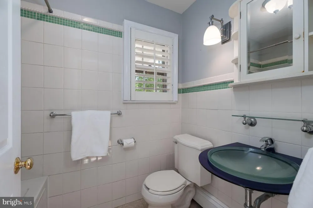4 MANOR AVENUE Princeton, NJ 08540