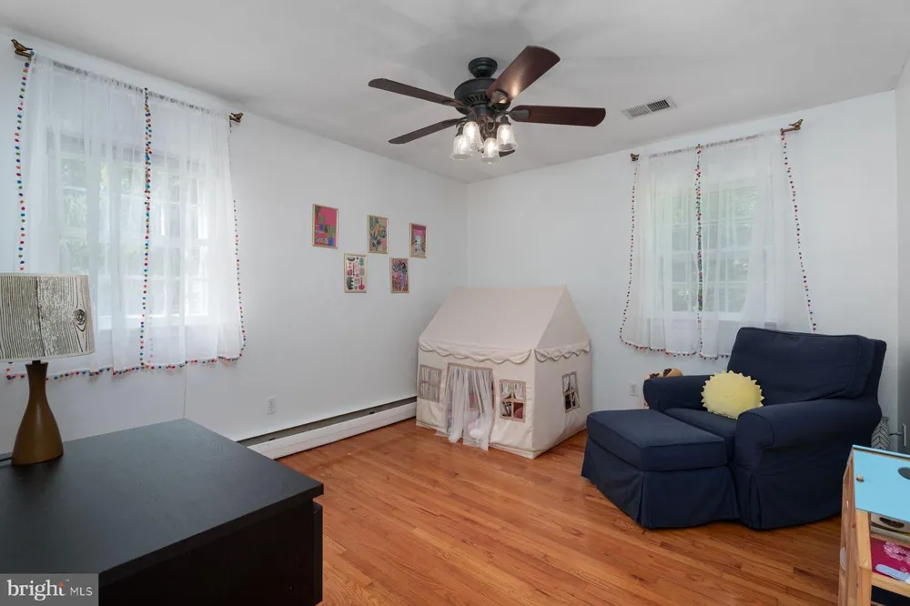 4 MANOR AVENUE Princeton, NJ 08540