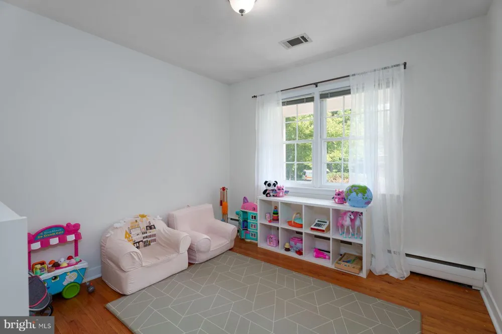 4 MANOR AVENUE Princeton, NJ 08540