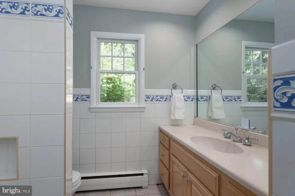 4 MANOR AVENUE Princeton, NJ 08540