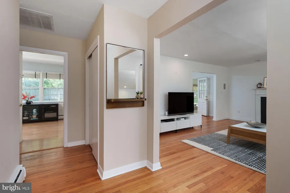 4 MANOR AVENUE Princeton, NJ 08540