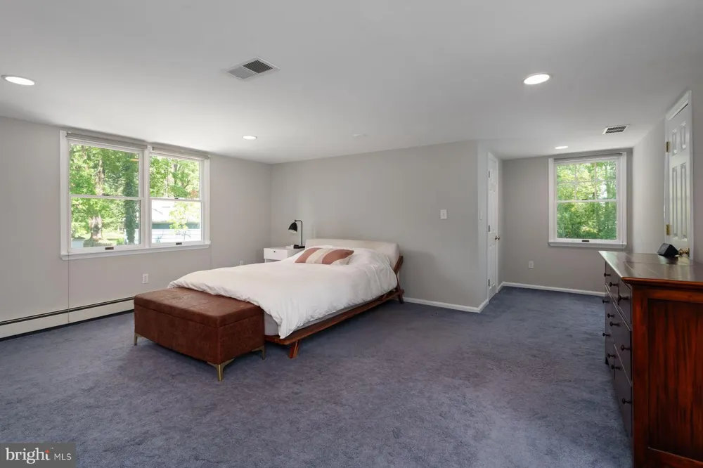 4 MANOR AVENUE Princeton, NJ 08540