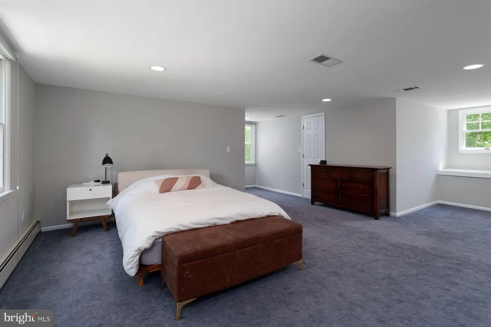 4 MANOR AVENUE Princeton, NJ 08540