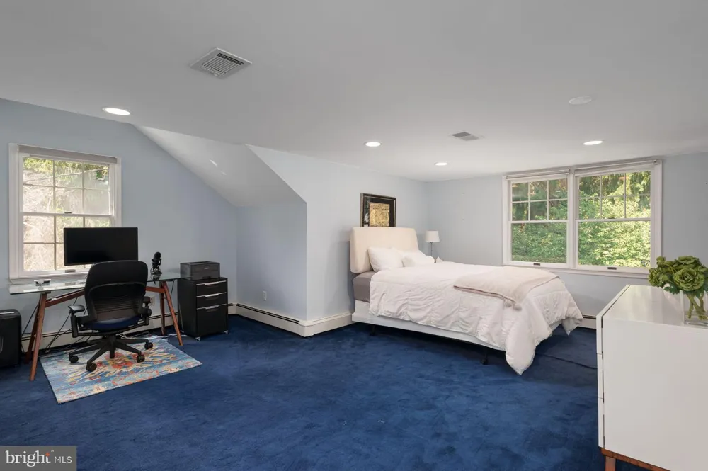 4 MANOR AVENUE Princeton, NJ 08540
