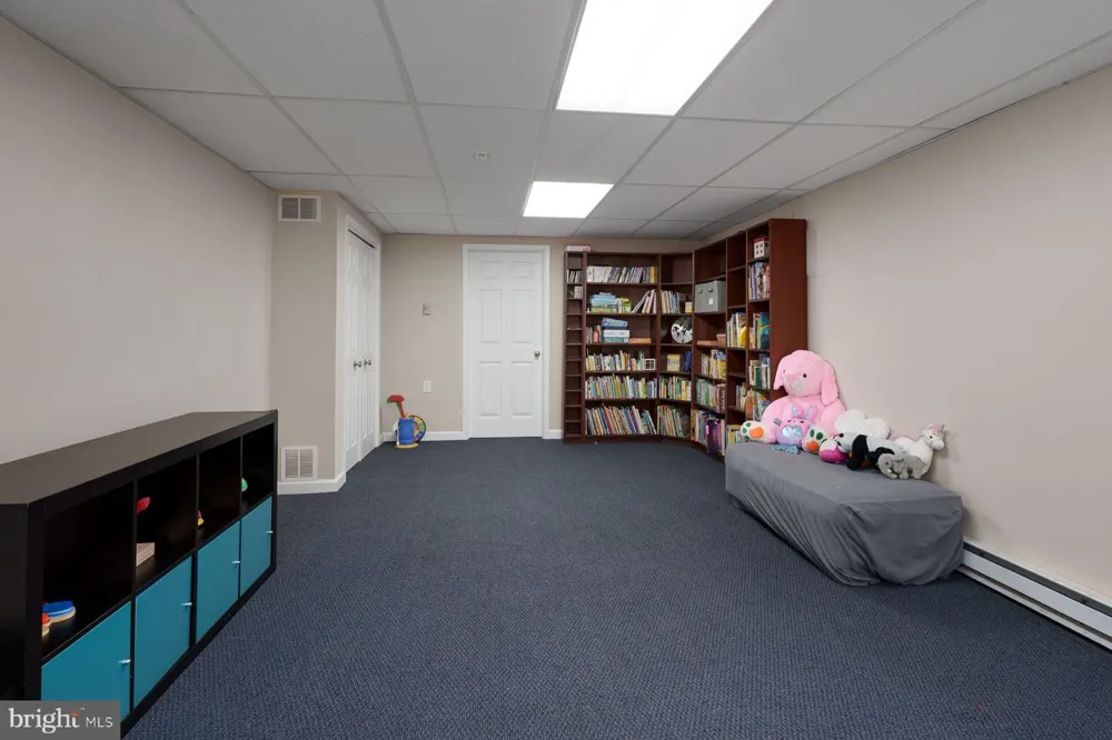 4 MANOR AVENUE Princeton, NJ 08540