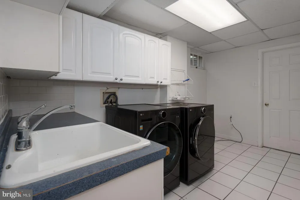 4 MANOR AVENUE Princeton, NJ 08540