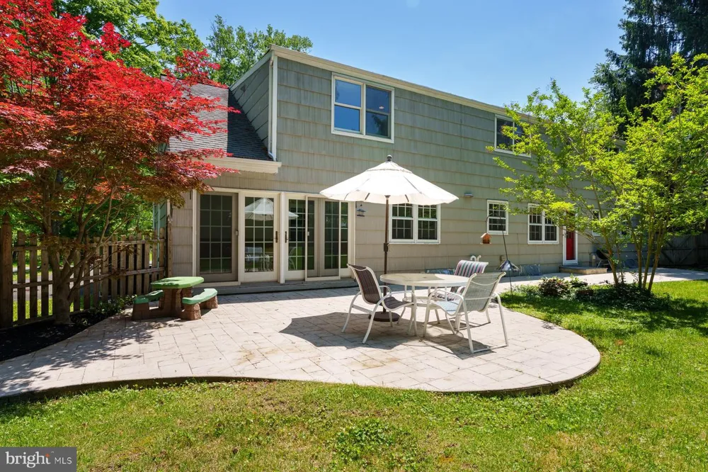 4 MANOR AVENUE Princeton, NJ 08540