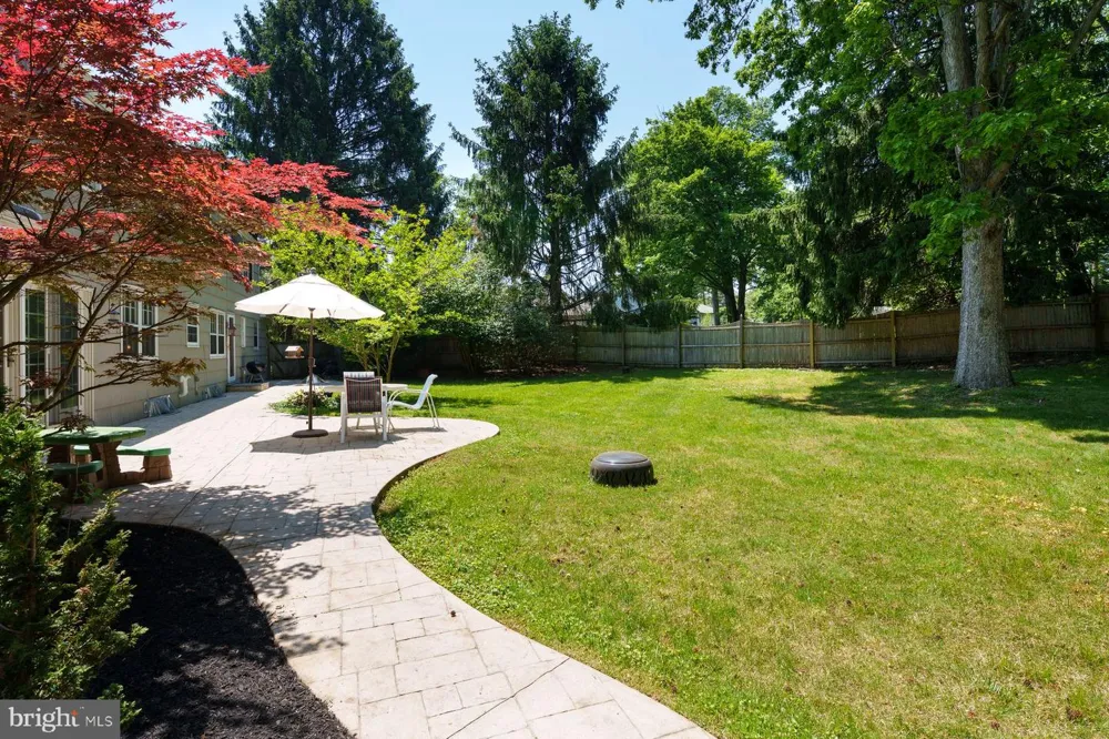 4 MANOR AVENUE Princeton, NJ 08540