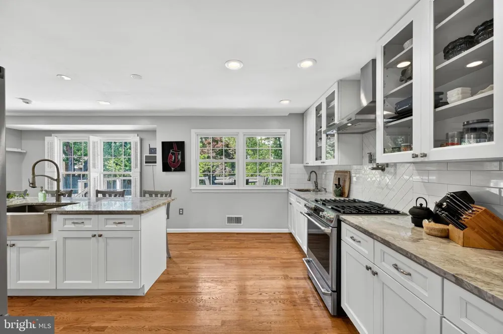 3914 RIVE DRIVE Alexandria, VA 22309