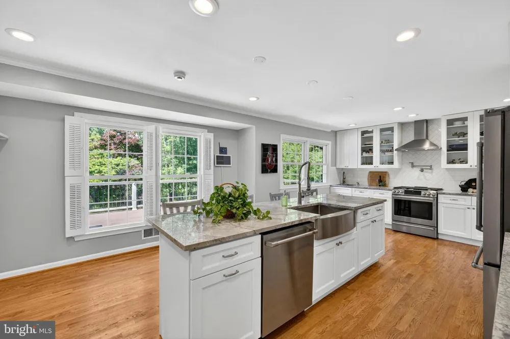 3914 RIVE DRIVE Alexandria, VA 22309