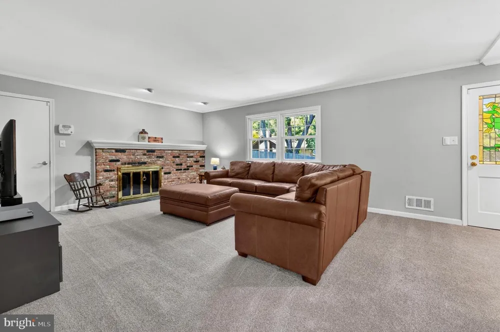 3914 RIVE DRIVE Alexandria, VA 22309