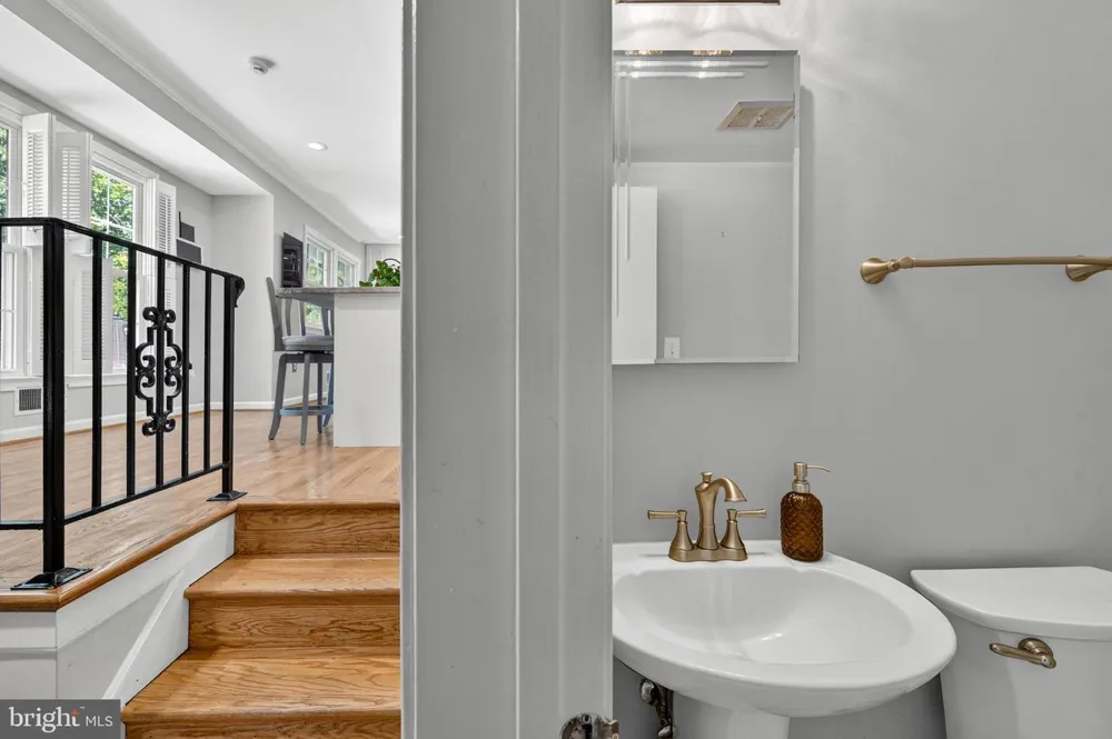 3914 RIVE DRIVE Alexandria, VA 22309