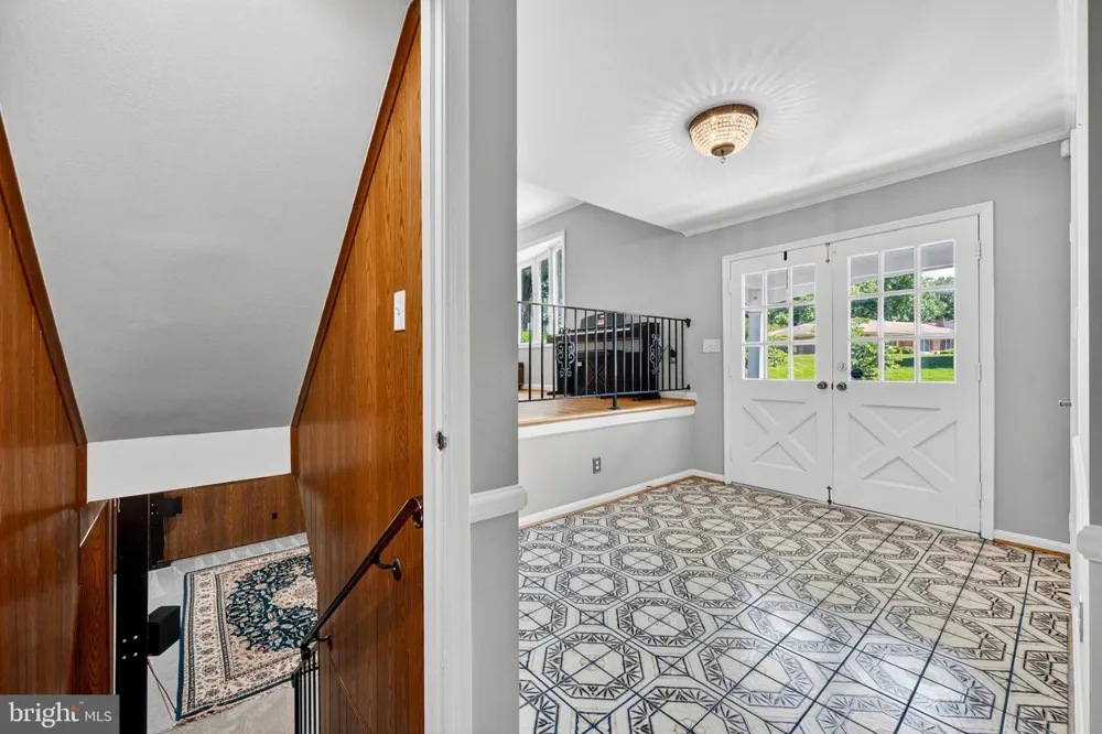 3914 RIVE DRIVE Alexandria, VA 22309