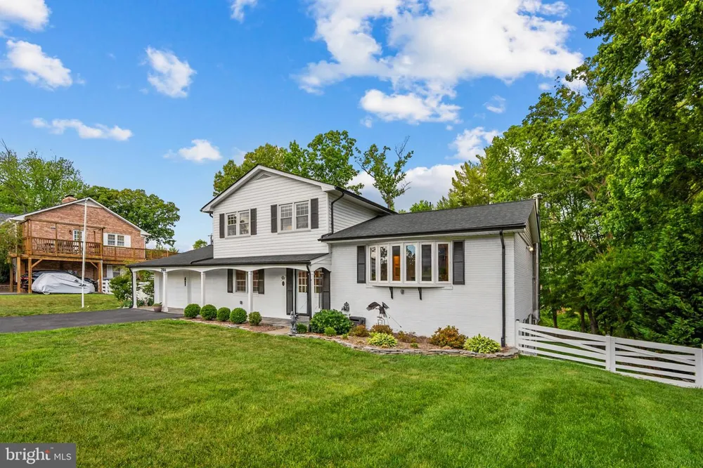 3914 RIVE DRIVE Alexandria, VA 22309