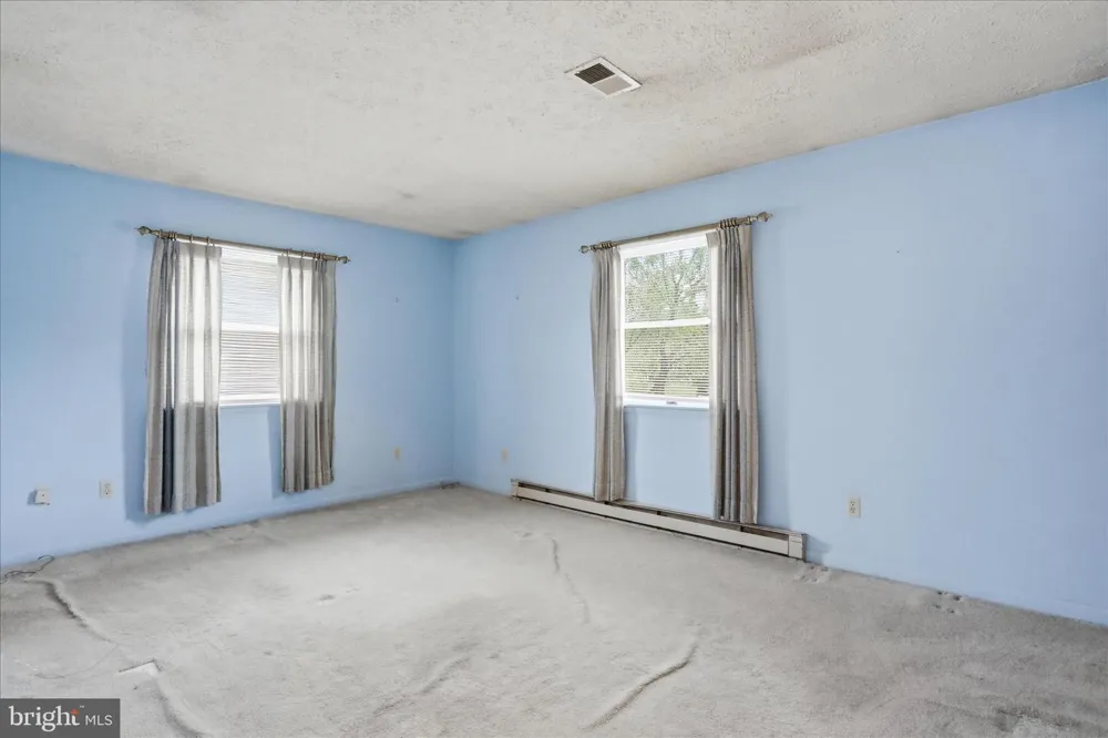 317 DAWN AVENUE Woodstock, VA 22664