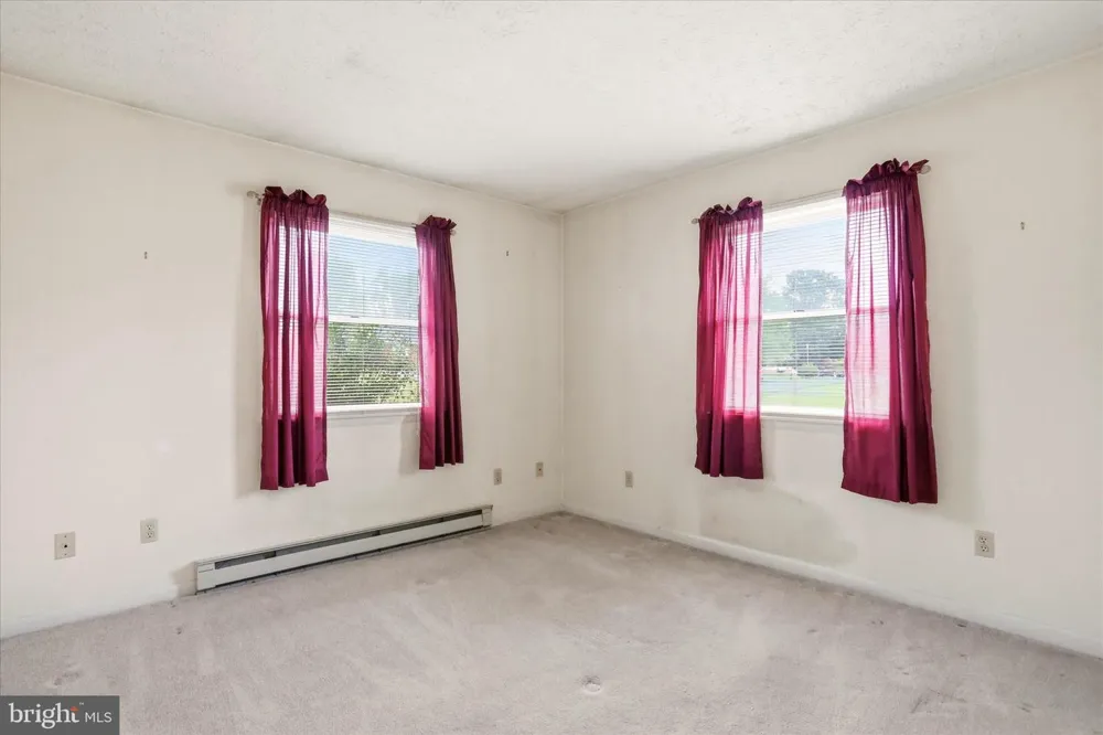 317 DAWN AVENUE Woodstock, VA 22664