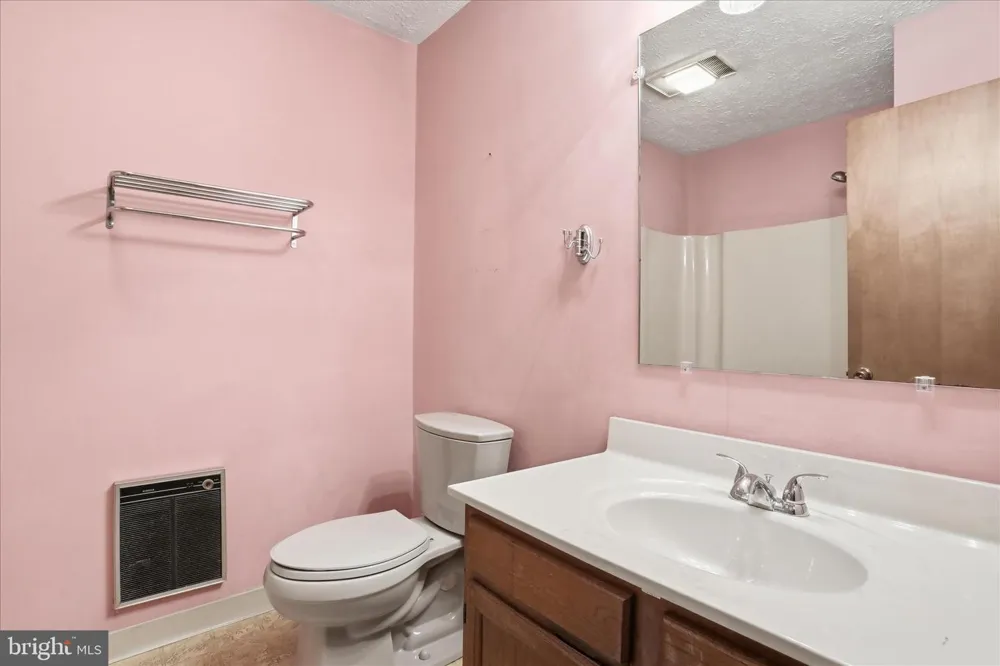 317 DAWN AVENUE Woodstock, VA 22664