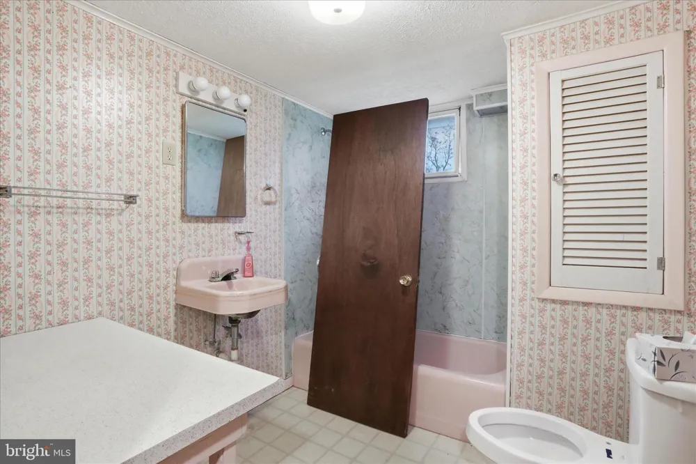 317 DAWN AVENUE Woodstock, VA 22664