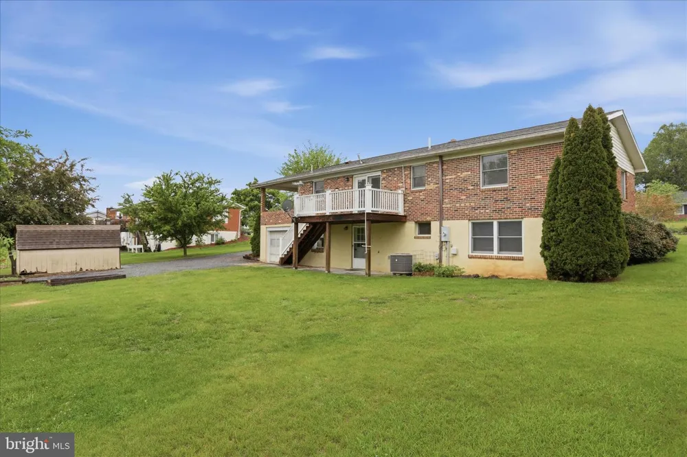 317 DAWN AVENUE Woodstock, VA 22664