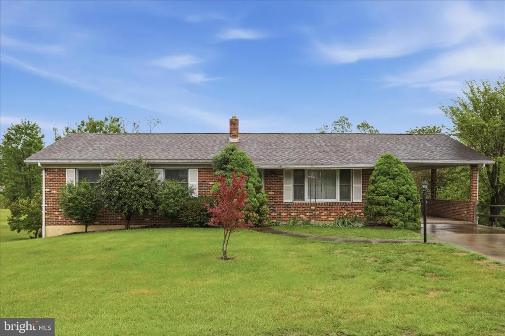 317 DAWN AVENUE Woodstock, VA 22664