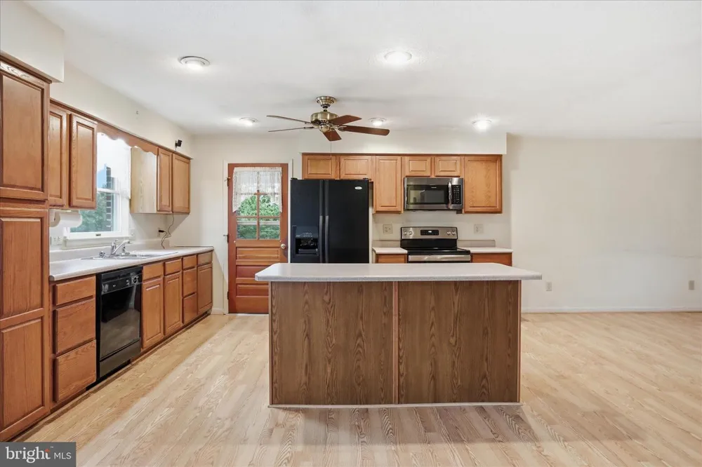317 DAWN AVENUE Woodstock, VA 22664