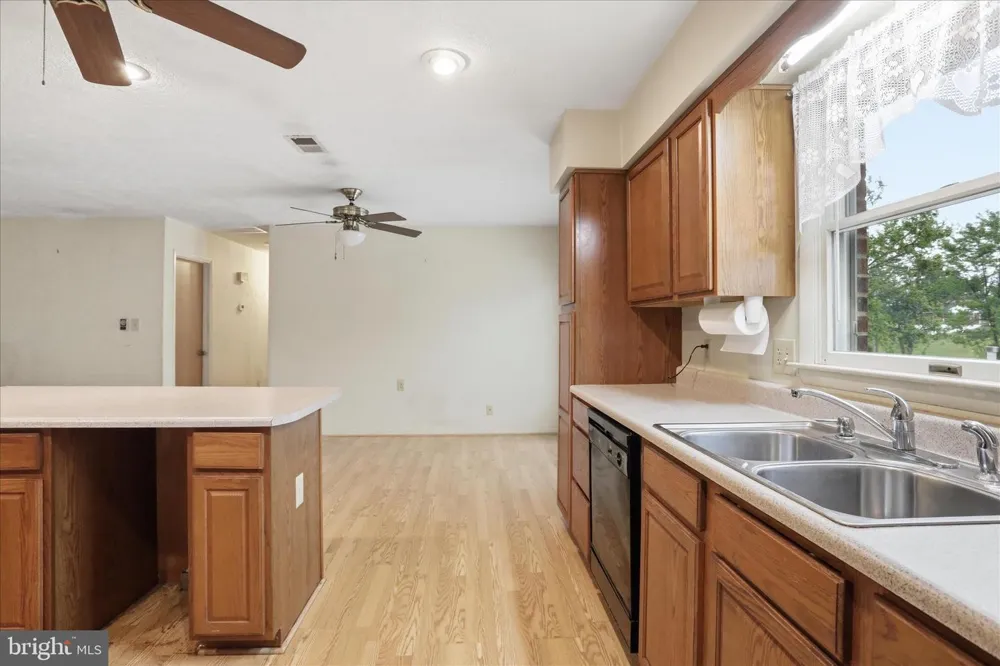 317 DAWN AVENUE Woodstock, VA 22664