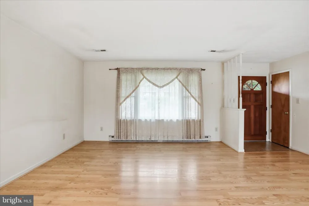317 DAWN AVENUE Woodstock, VA 22664