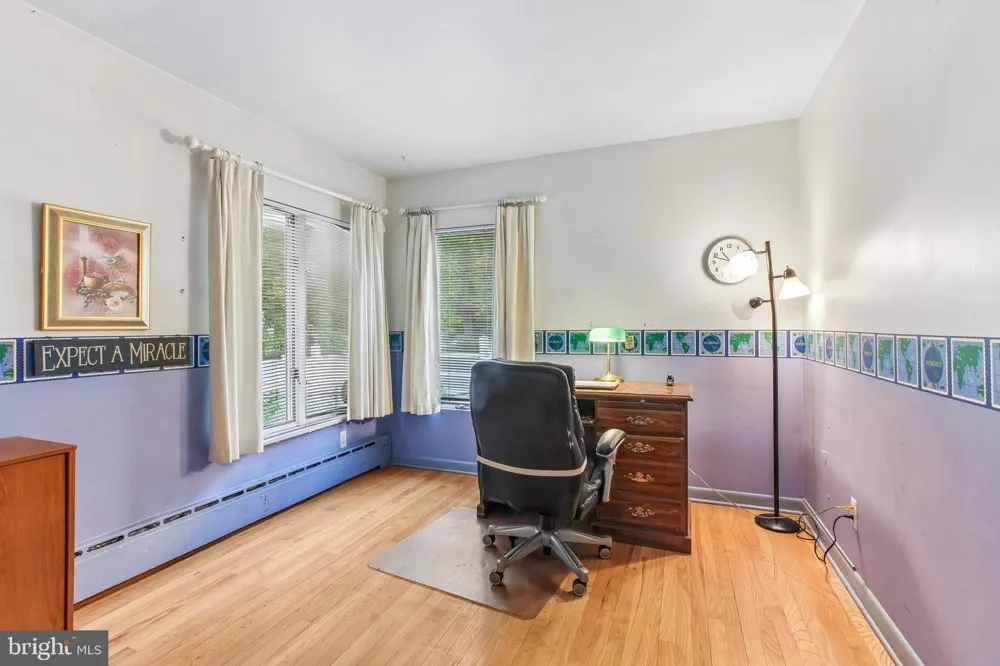 4 TAYLOR DRIVE New Brunswick, NJ 08901