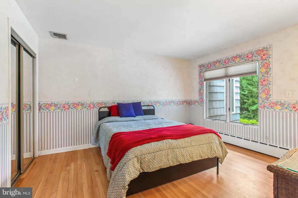 4 TAYLOR DRIVE New Brunswick, NJ 08901
