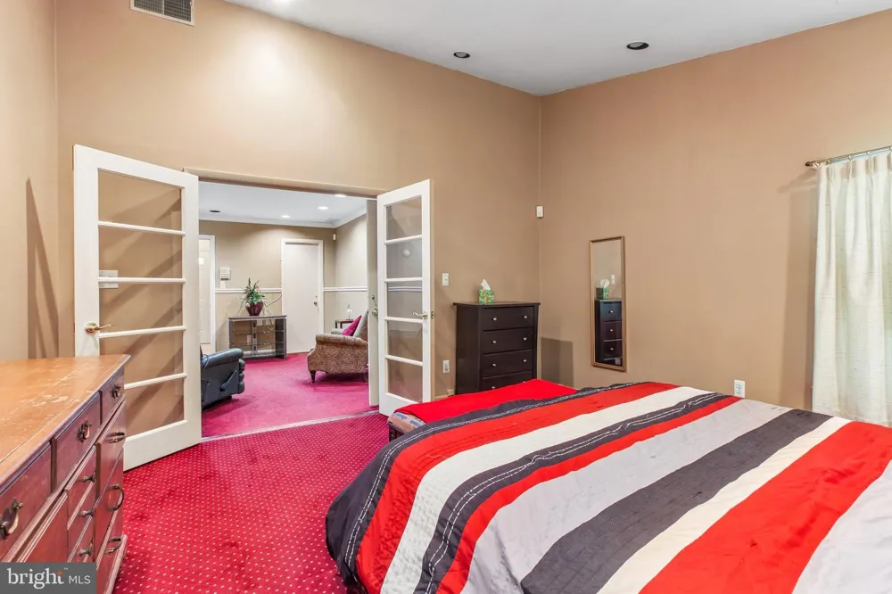 4 TAYLOR DRIVE New Brunswick, NJ 08901