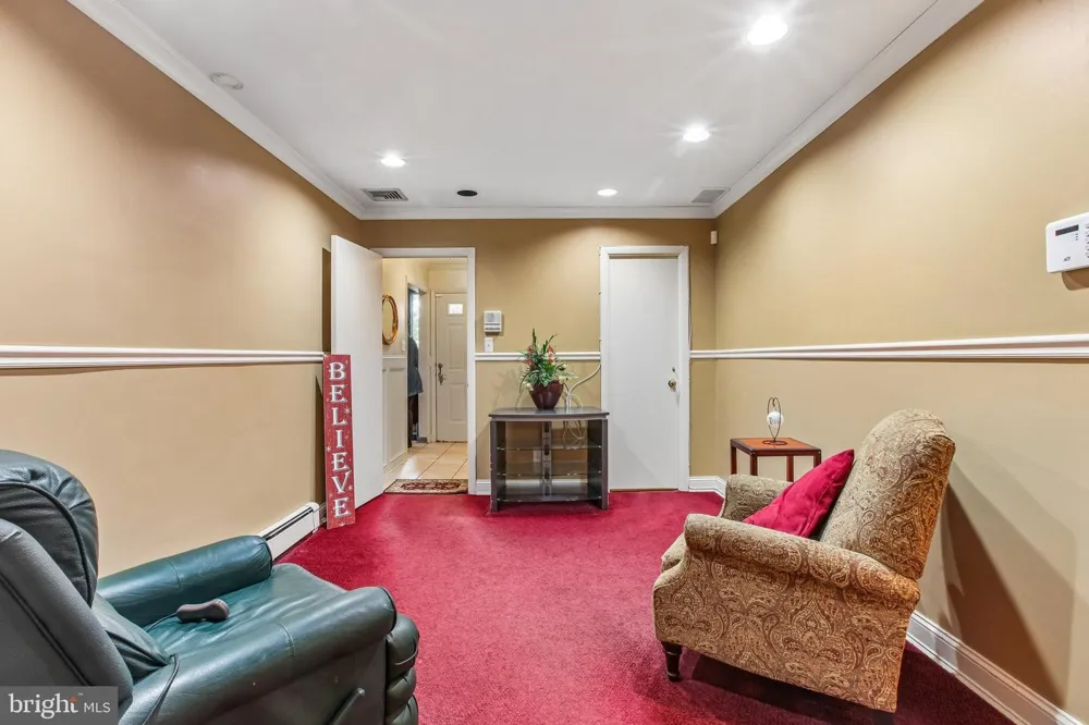 4 TAYLOR DRIVE New Brunswick, NJ 08901
