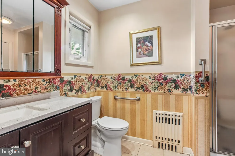 4 TAYLOR DRIVE New Brunswick, NJ 08901