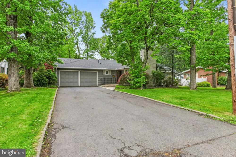 4 TAYLOR DRIVE New Brunswick, NJ 08901
