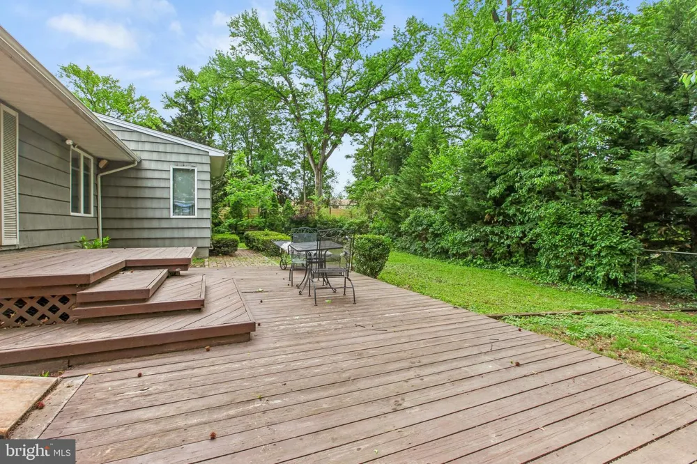 4 TAYLOR DRIVE New Brunswick, NJ 08901
