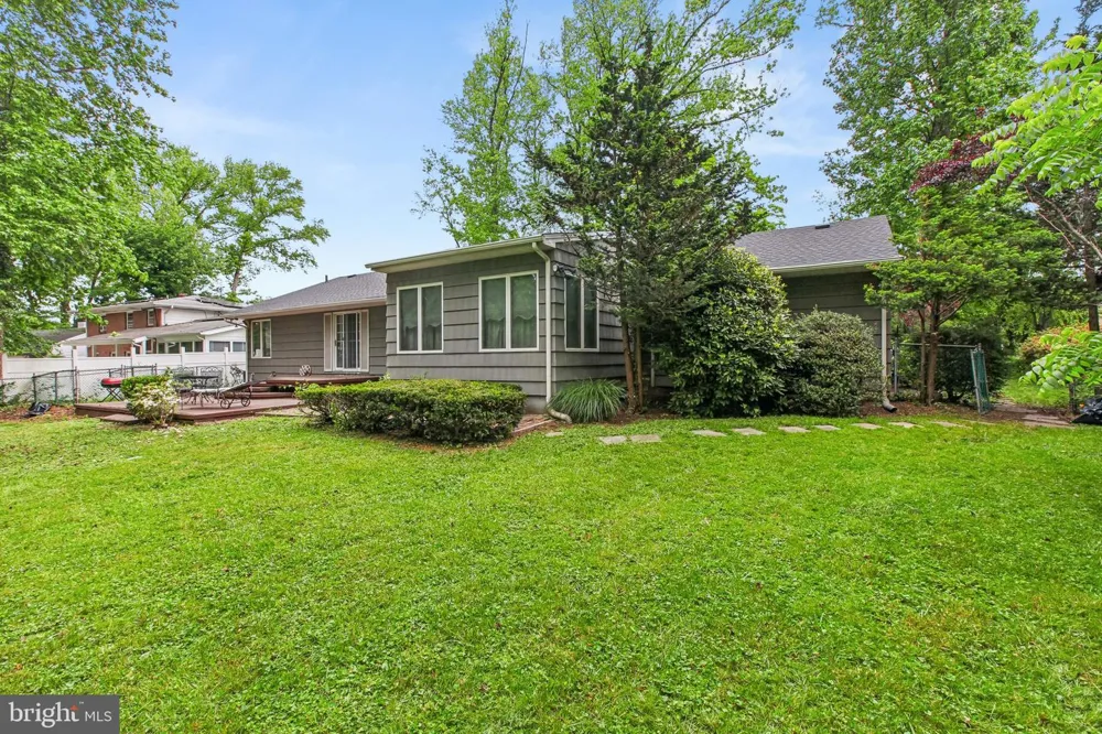 4 TAYLOR DRIVE New Brunswick, NJ 08901