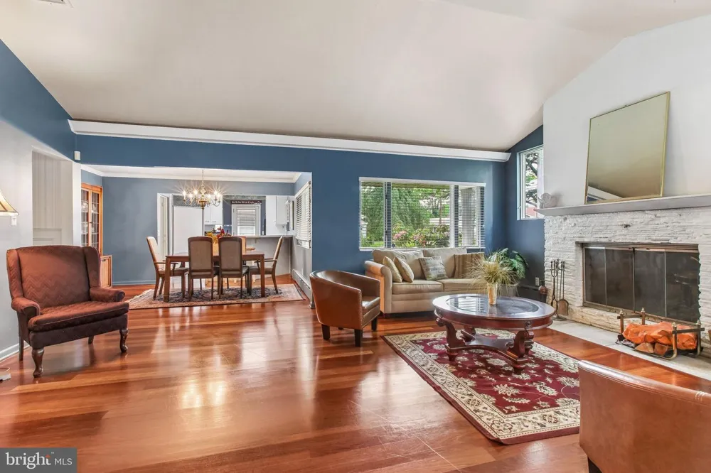 4 TAYLOR DRIVE New Brunswick, NJ 08901