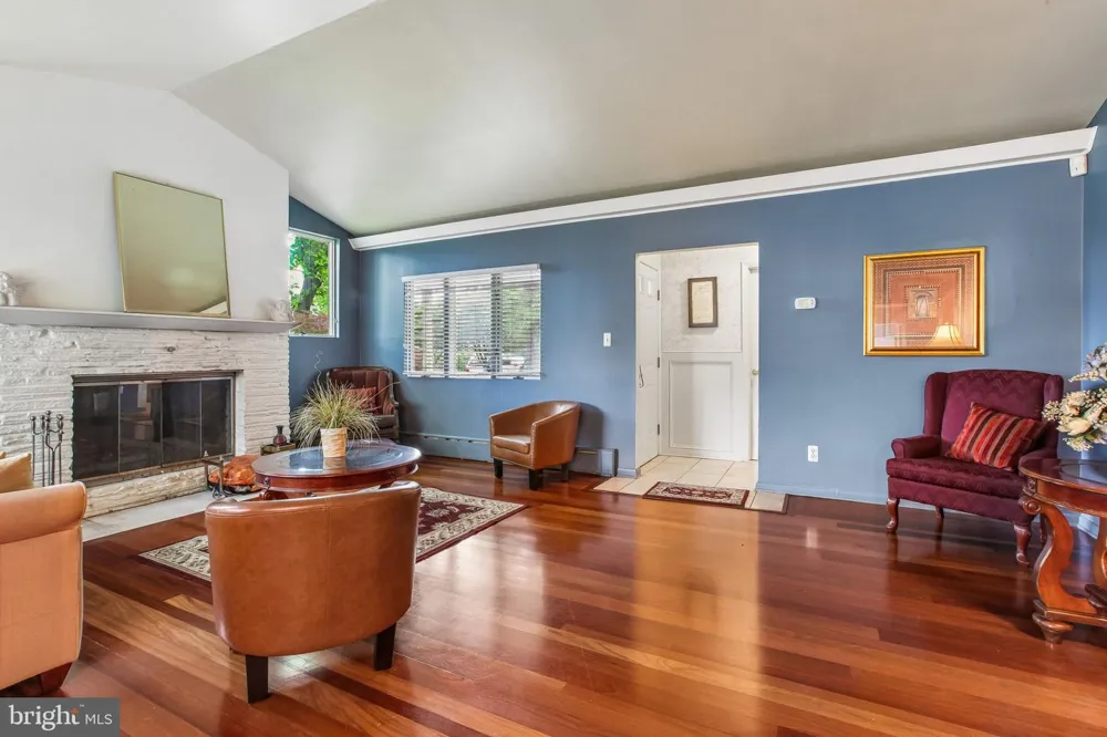 4 TAYLOR DRIVE New Brunswick, NJ 08901