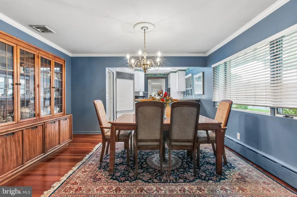 4 TAYLOR DRIVE New Brunswick, NJ 08901