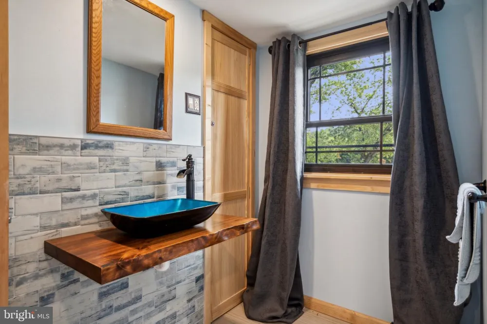 14 BRIDGE 5 Pipersville, PA 18947