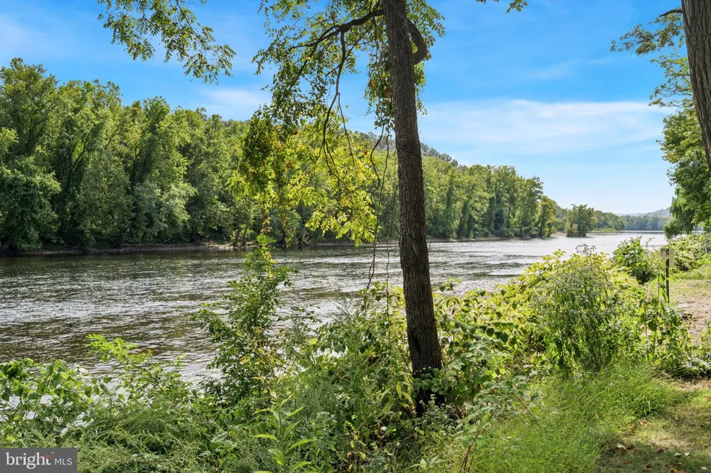 14 BRIDGE 5 Pipersville, PA 18947